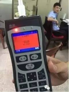 是什么让交警的酒精测试仪都爆表了？原来是它！